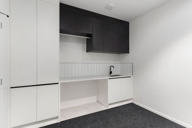 Photo of property in 33 Karaka Village Parade, Karaka, 2580