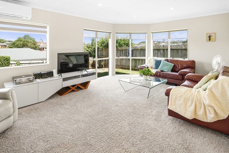 Photo of property in 36 Pointon Glade, Grandview Heights, Hamilton, 3200