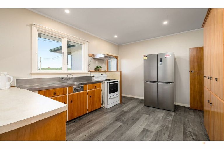 Photo of property in 30 Hughes Street, Waimate, 7924