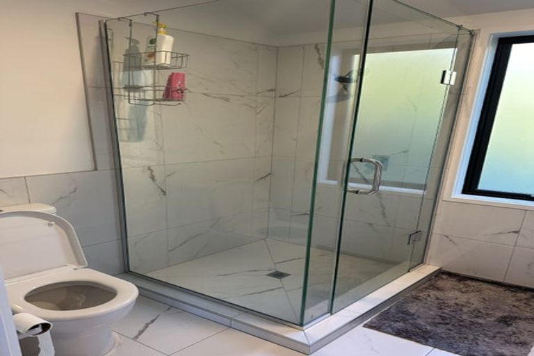 Photo of property in 6 Honnor Place, Hurdon, New Plymouth, 4310