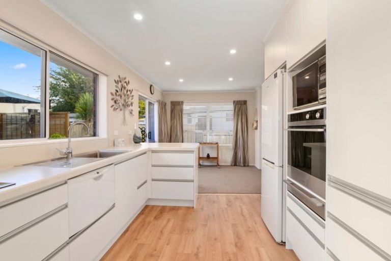 Photo of property in 24 Tawavale Street, Pukehangi, Rotorua, 3015