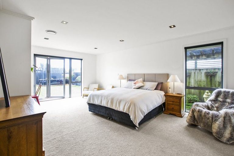 Photo of property in 12 Gleneagles Way, Waiwhakaiho, New Plymouth, 4312