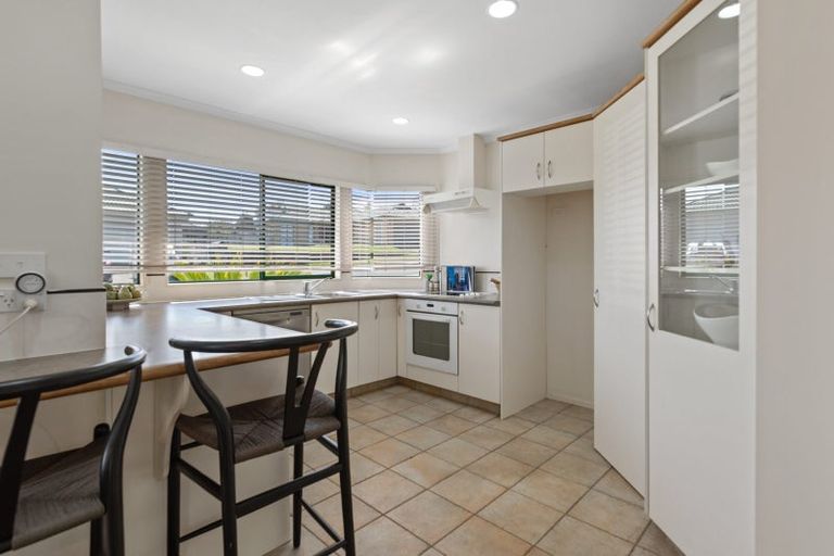 Photo of property in 4 Molyneux Place, Welcome Bay, Tauranga, 3112