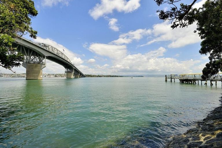 Photo of property in 64 Princes Street, Northcote Point, Auckland, 0627