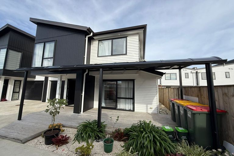 Photo of property in 8 Tiraumea Drive, Pakuranga, Auckland, 2010