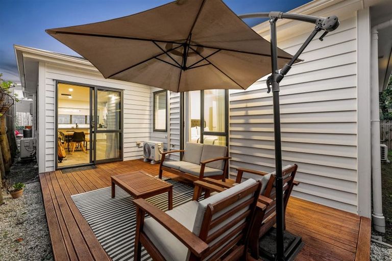 Photo of property in 15a Reynella Drive, Massey, Auckland, 0614