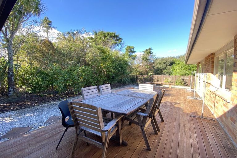 Photo of property in 6e Clearwater Cove, West Harbour, Auckland, 0618