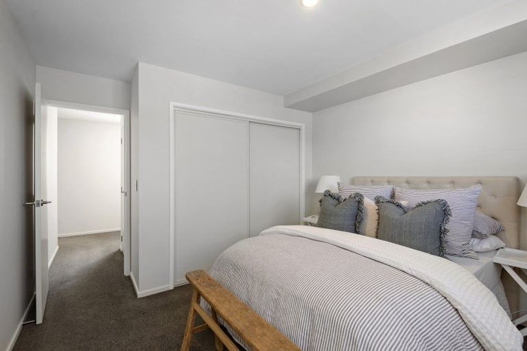 Photo of property in 2/21 Hills Road, Edgeware, Christchurch, 8013