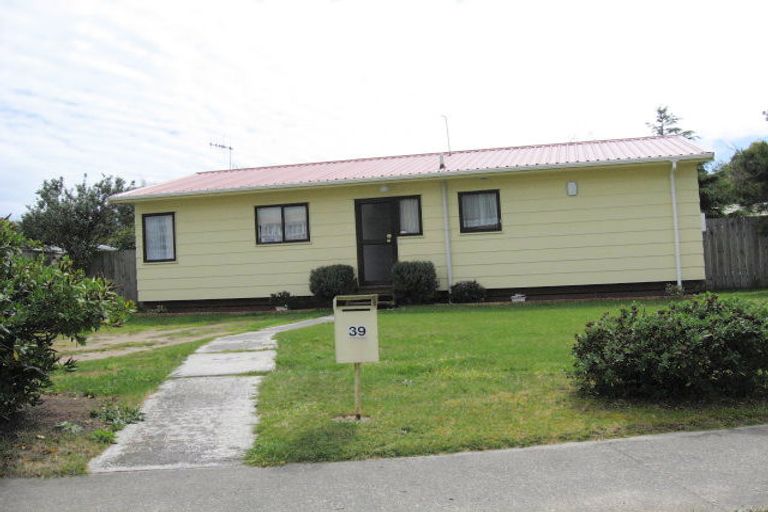 Photo of property in 39 Campbell Avenue, Paraparaumu, 5032
