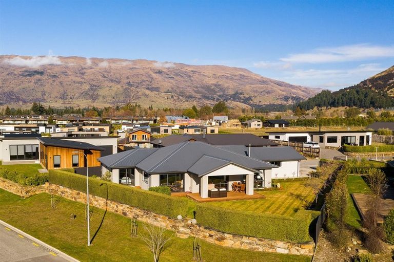 Photo of property in 5 Nancy Lane, Wanaka, 9305