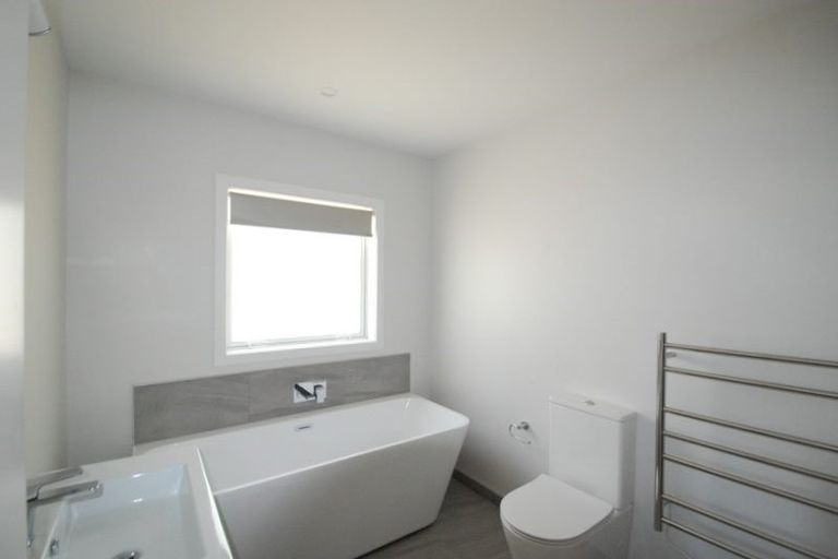 Photo of property in 56d Nicholson Road, Khandallah, Wellington, 6035