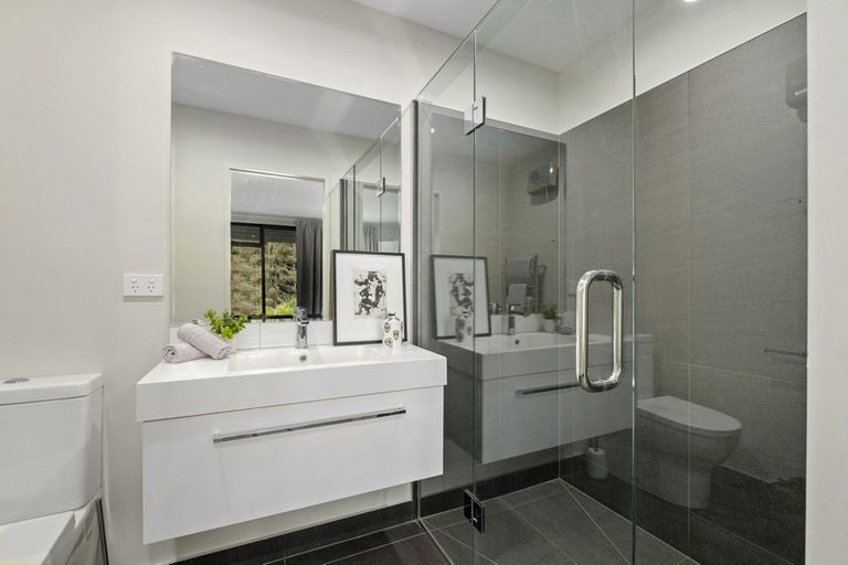 Photo of property in 2 Stamper Lane, Arthurs Point, Queenstown, 9371