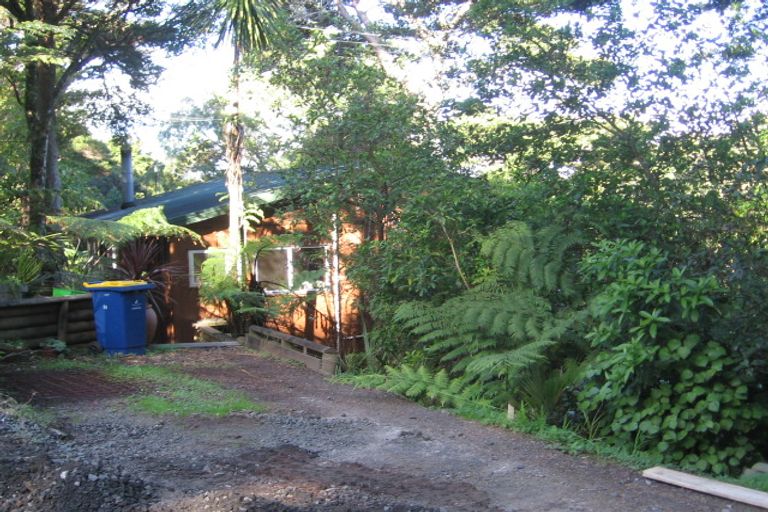 Photo of property in 58 Laingholm Drive, Laingholm, Auckland, 0604