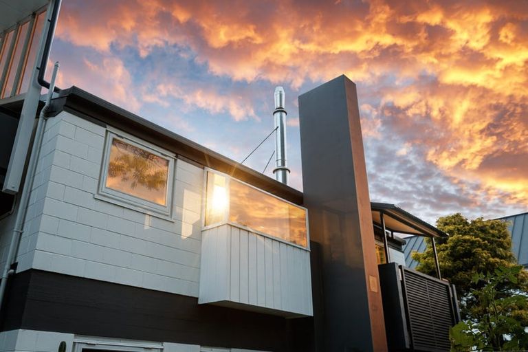 Photo of property in 2/63 Papanui Road, Merivale, Christchurch, 8014