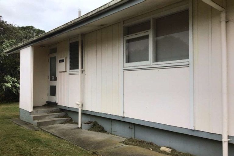 Photo of property in 6 Azalea Place, Waiuku, 2123