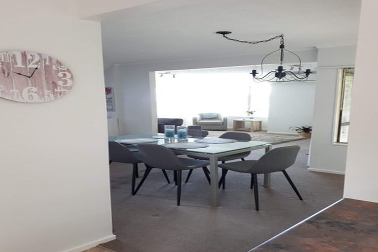 Photo of property in 8a Wattle Grove, Maungaraki, Lower Hutt, 5010