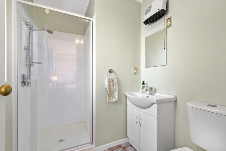 Photo of property in 58a Wallis Street, Raglan, 3225