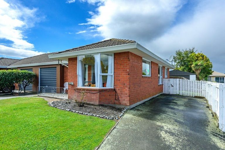 Photo of property in 1/45 Shannon Place, Belfast, Christchurch, 8051