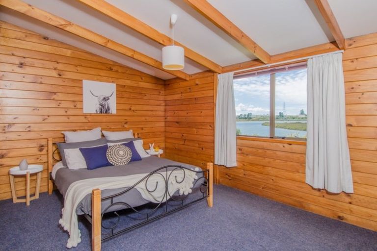 Photo of property in 2/80 Cobham Crescent, Kelston, Auckland, 0602