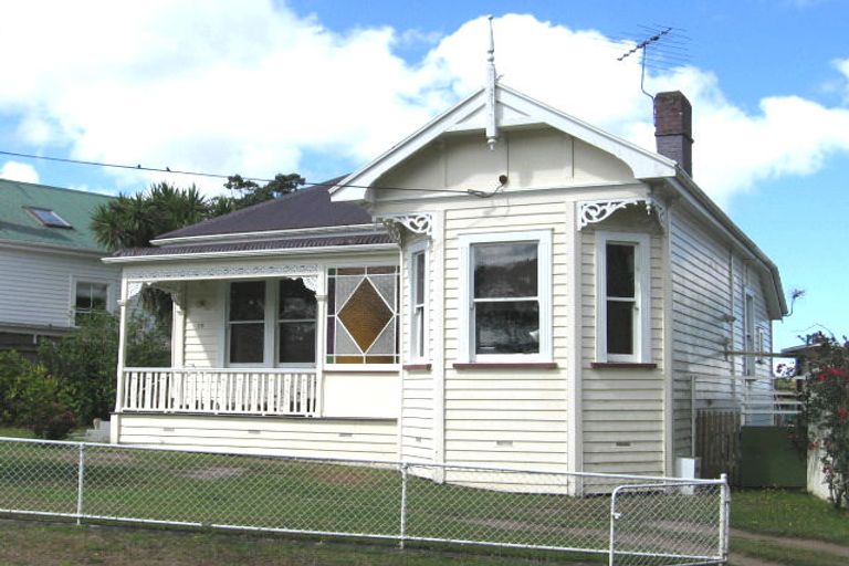 Photo of property in 38 Rawene Road, Birkenhead, Auckland, 0626