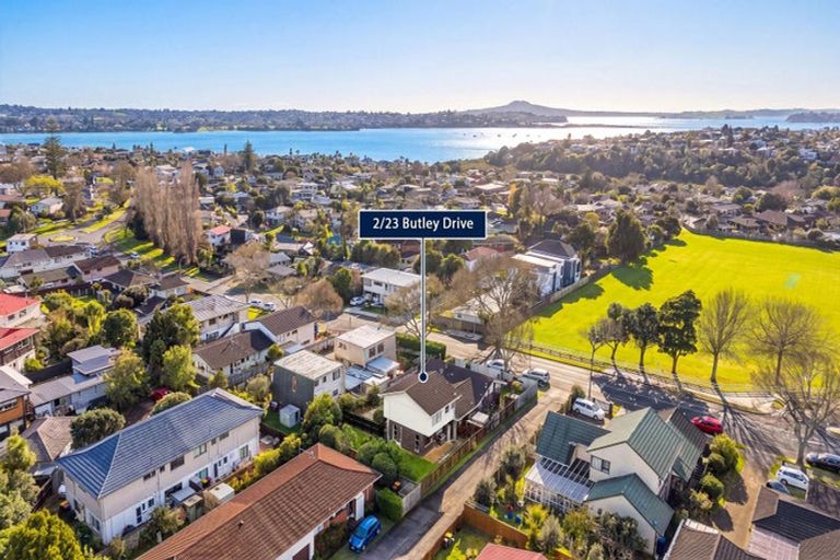 Photo of property in 2/23 Butley Drive, Farm Cove, Auckland, 2012