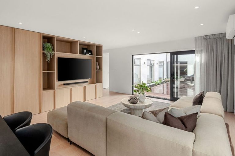 Photo of property in 33 Kauri Point Drive, Rototuna North, Hamilton, 3210