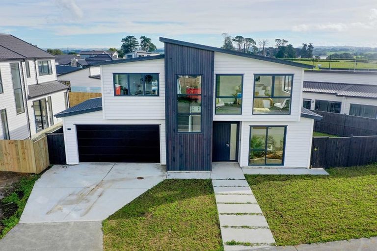 Photo of property in 9 Korowhiti Road, Clarks Beach, 2122