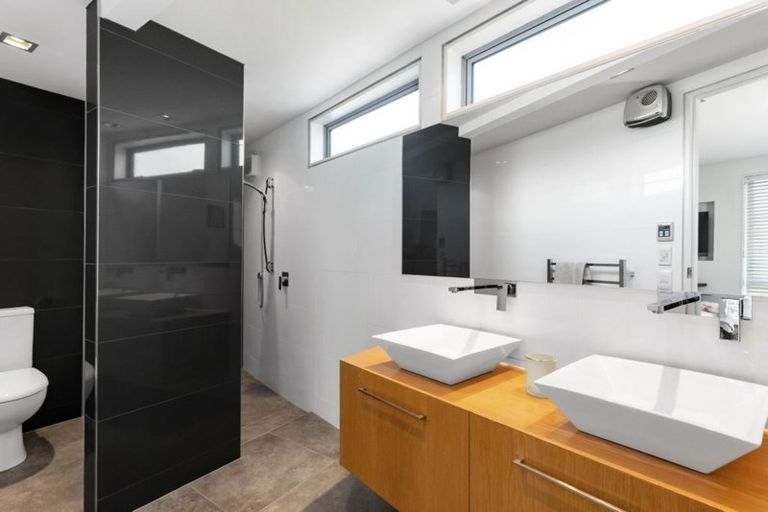 Photo of property in 35a Fendalton Road, Fendalton, Christchurch, 8014