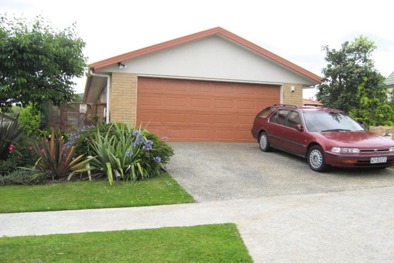 Photo of property in 15 Norwalk Crescent, Mangere, Auckland, 2022