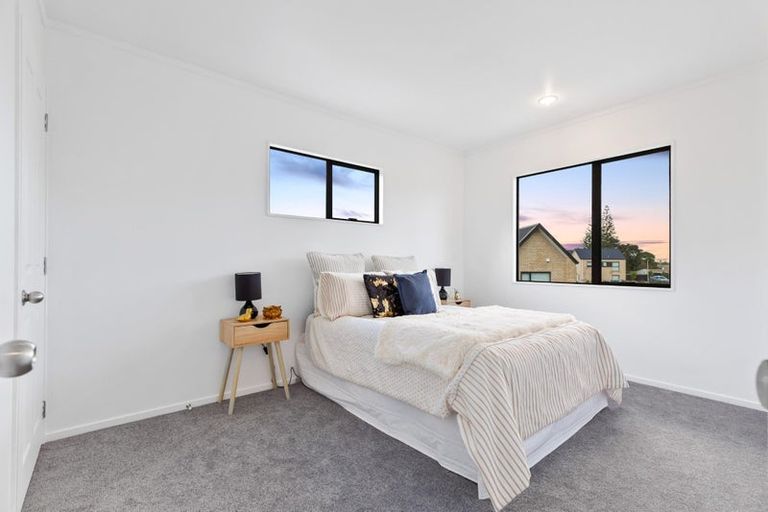 Photo of property in 32 Marinich Drive South, Ranui, Auckland, 0612