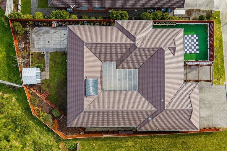 Photo of property in 16 Frances Brown Avenue, Aotea, Porirua, 5024