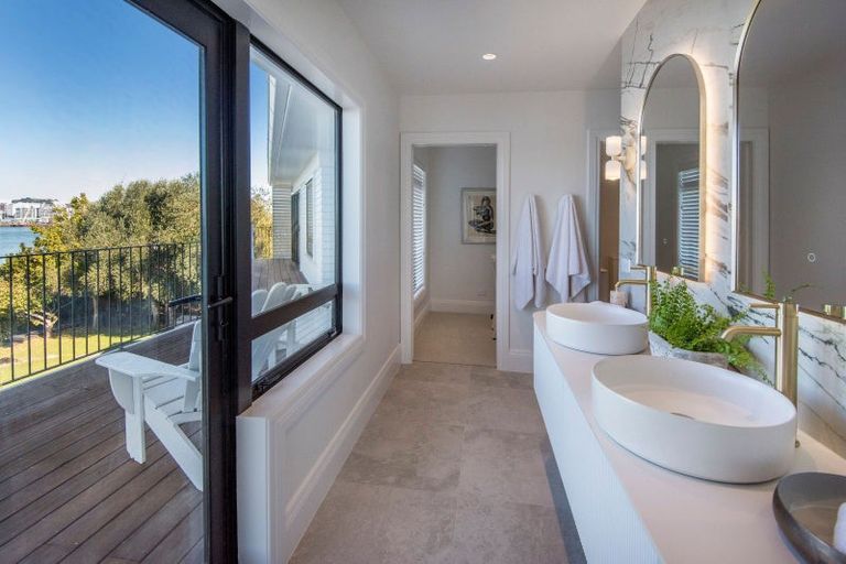 Photo of property in 31a Stanley Point Road, Stanley Point, Auckland, 0624