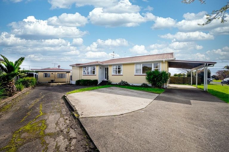 Photo of property in 90 Edgewater Drive, Pakuranga, Auckland, 2010