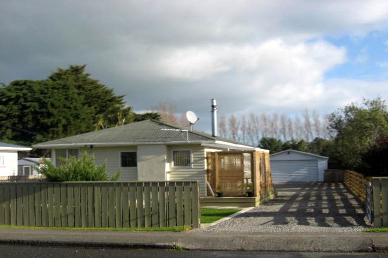 Photo of property in 65 Victoria Street, Carterton, 5713