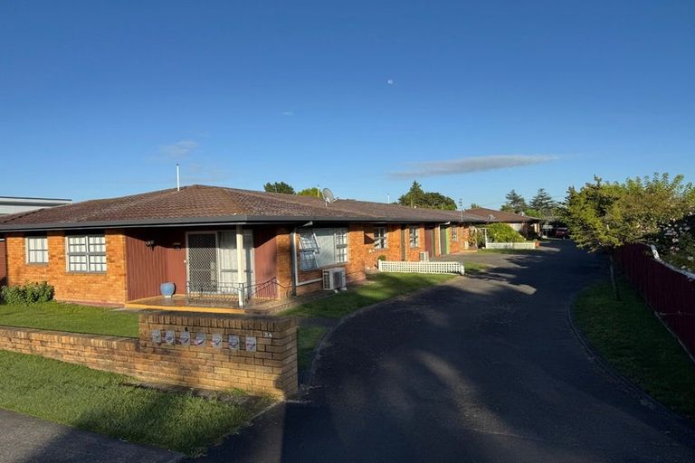 Photo of property in 24 Middle Road, Havelock North, 4130