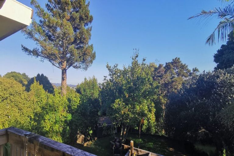 Photo of property in 22 Deane Avenue, Titirangi, Auckland, 0604