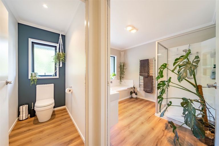 Photo of property in 6 Jade Crescent, Timberlea, Upper Hutt, 5018