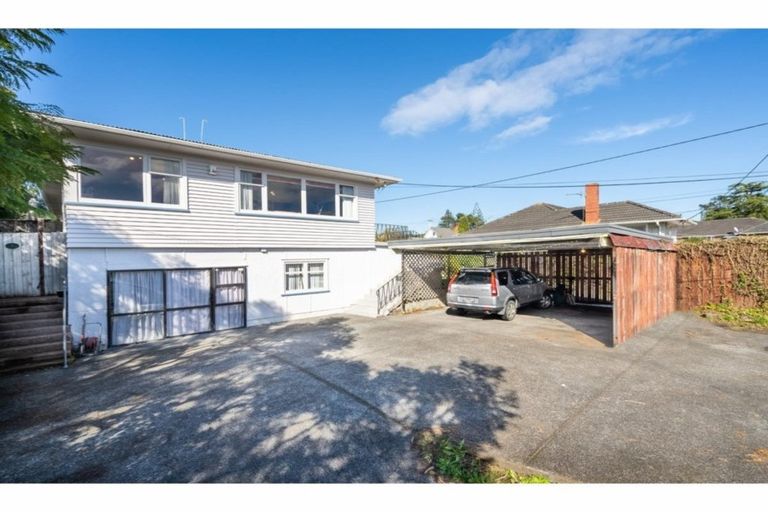 Photo of property in 16 Tomo Street, New Lynn, Auckland, 0600