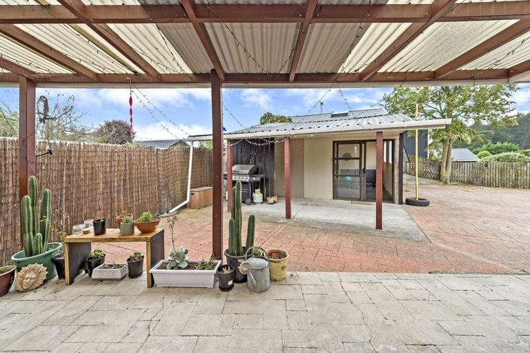 Photo of property in 1 Beach Crescent, Waikuku Beach, 7473