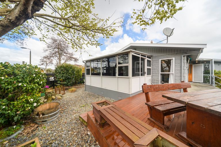 Photo of property in 14 Bendigo Street, Cloverlea, Palmerston North, 4412