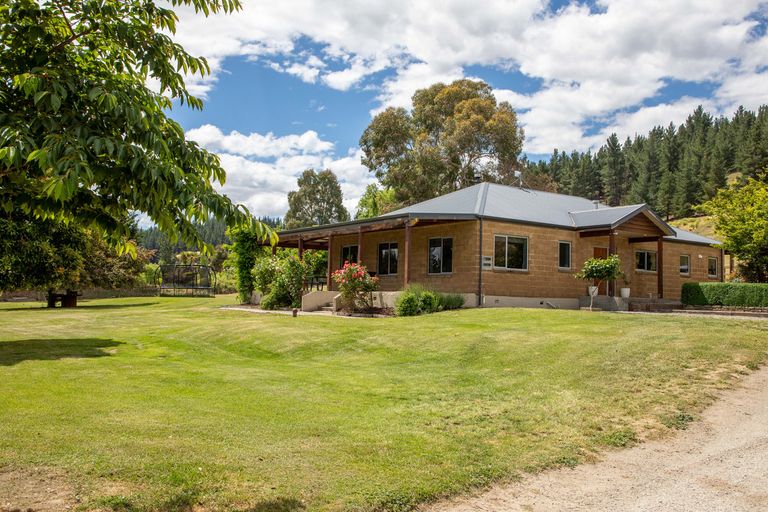 Photo of property in 149 Dunstan Road, Alexandra, 9391