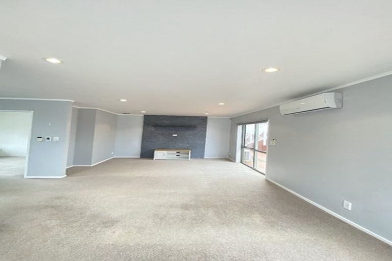 Photo of property in 2/102 Manuka Road, Bayview, Auckland, 0629