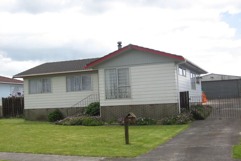 Photo of property in 15 Benton Place, Manurewa, Auckland, 2102