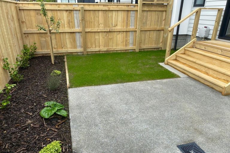 Photo of property in 8/64 Glen Road, Stokes Valley, Lower Hutt, 5019