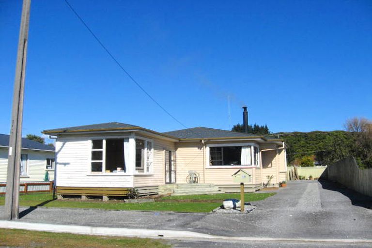 Photo of property in 14 Eva Street, Greymouth, 7805