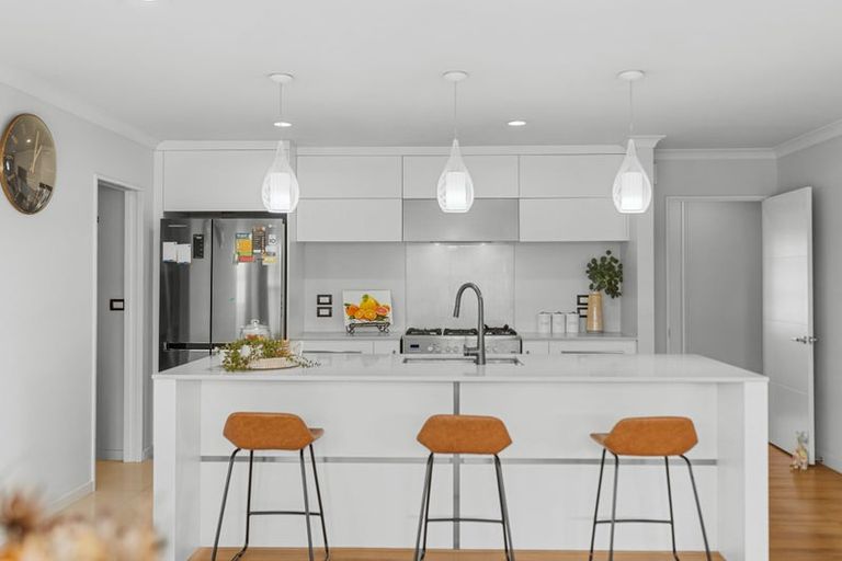 Photo of property in 8 Constance Place, Aidanfield, Christchurch, 8025