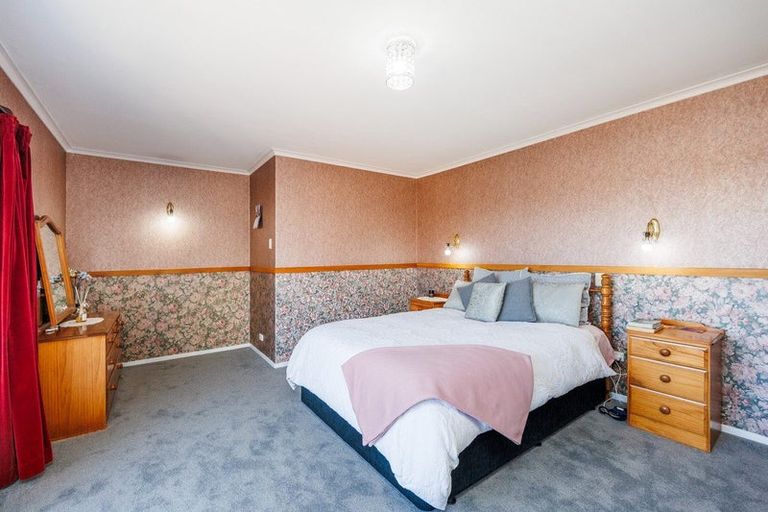 Photo of property in 4 Gainsborough Grove, Highbury, Palmerston North, 4412