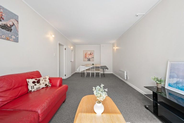 Photo of property in Hobson Court Flats, 13/70 Hobson Street, Thorndon, Wellington, 6011