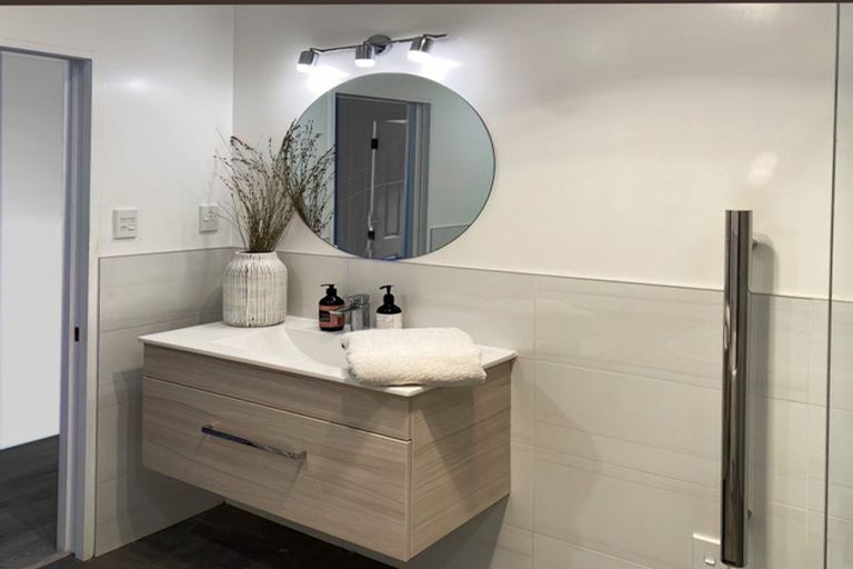 Photo of property in 39 Emlyn Place, Torbay, Auckland, 0630