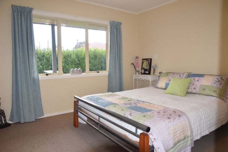 Photo of property in 35-37 Moa Street, Waikiwi, Invercargill, 9810